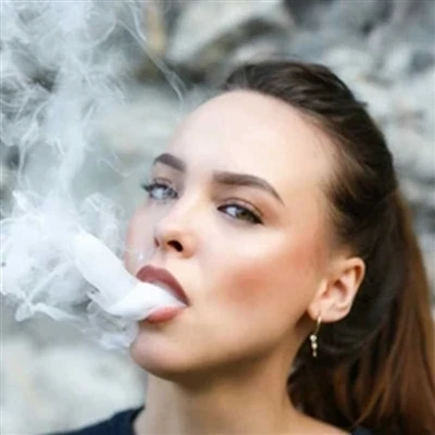 Quantas tragadas de cigarros eletrônicos são seguras para fumar por dia?