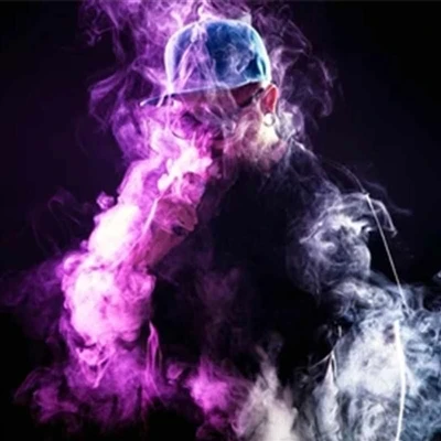 Por que os adolescentes fumam cigarros eletrônicos?